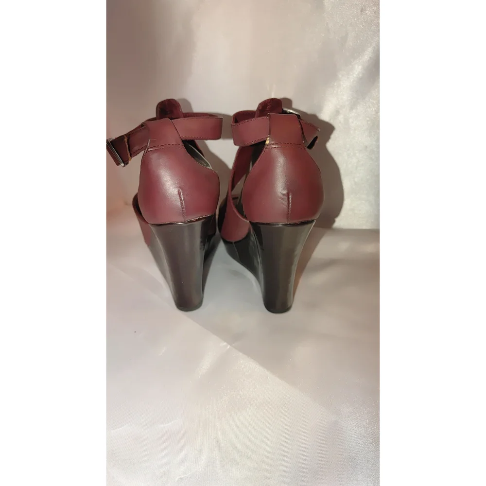 BC Footwear Leather Peep Toe Wedge Size 8